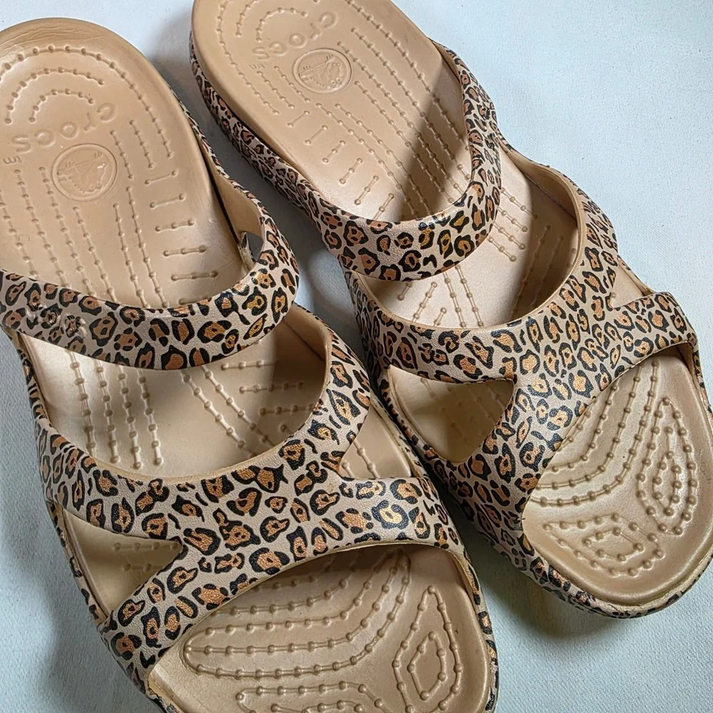 Crocs Kadee II Leopard Tan Womens 10 Sandals Strappy Slide Animal Print Comfy